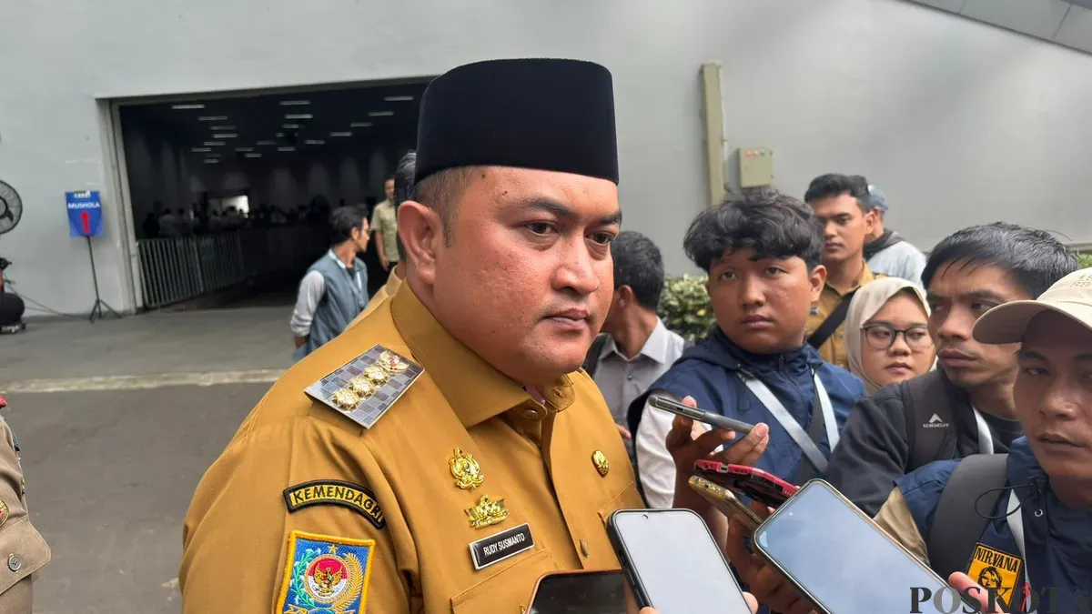 Bupati Bogor Rudy Susmanto bakal memberhentikan dua ASN Disdik yang melakukan perselingkuhan. (Sumber: Poskota | Foto: Giffar Rivana)