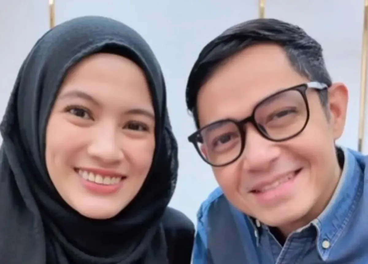 Dude Herlino diisukan menggugat cerai Alyssa Soebandoo, cek faktanya di sini (Sumber: Instagram/@dudeherlino)