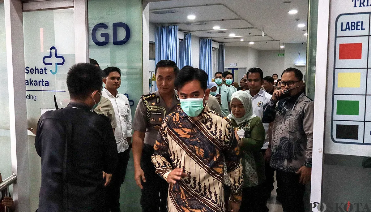 Wapres RI, Gibran Rakabuming Raka seusai menjenguk korban tabrak mobil MBG di RSUD Cilincing, Jakarta Utara, Kamis, 11 Desember 2025. (Sumber: POSKOTA | Foto: Dhiya Ahmad Fauzan/M2)