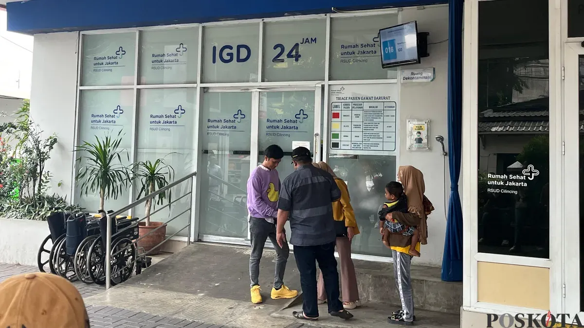 Situasi RSUD Cilincing, Jakarta Utara, Kamis, 11 Desember 2025 setelah para korban kecelakan mobil MBG dievakuasi. (Sumber: Poskota/M. Tegar Jihad)