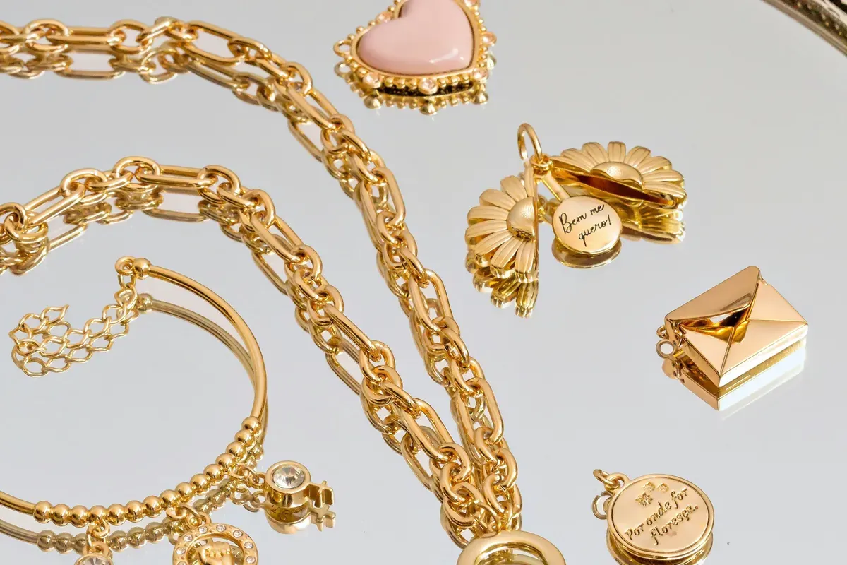 Harga emas perhiasan hari ini di Bandung (Sumber: Unsplash/Ruan Richard Rodrigues)