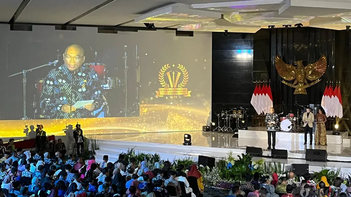 Ketua BK DPRD Jakarta, Yudha Permana memberi sambutan pada ajang BK Award 2025 di Ruang Rapat Paripurna, Gambir, Jakarta Pusat, Sabtu, 13 Desember 2025. (Sumber: Poskota/M. Tegar Jihad)