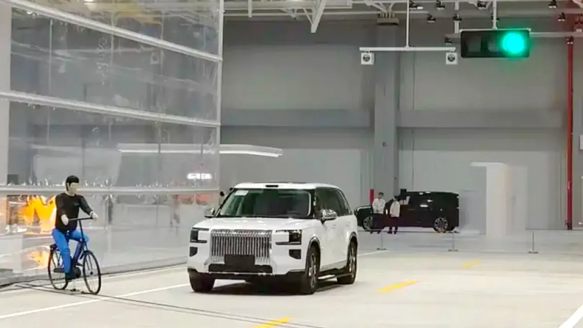 Pusat pengujian keselamatan otomotif terbesar milik Geely di China. (Sumber: Geely)