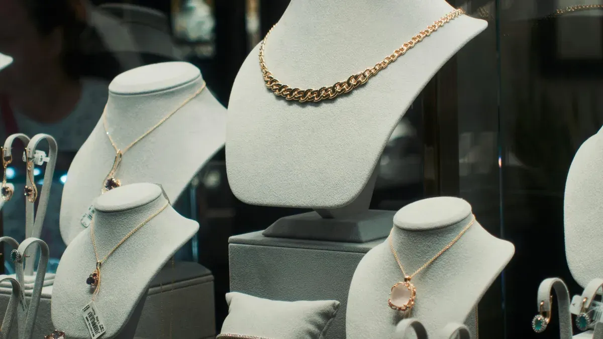 Ilustrasi - Pegerakan harga emas perhiasan hari ini, Selasa, 16 Desember 2025 cukup beragam. (Sumber: Pexels)