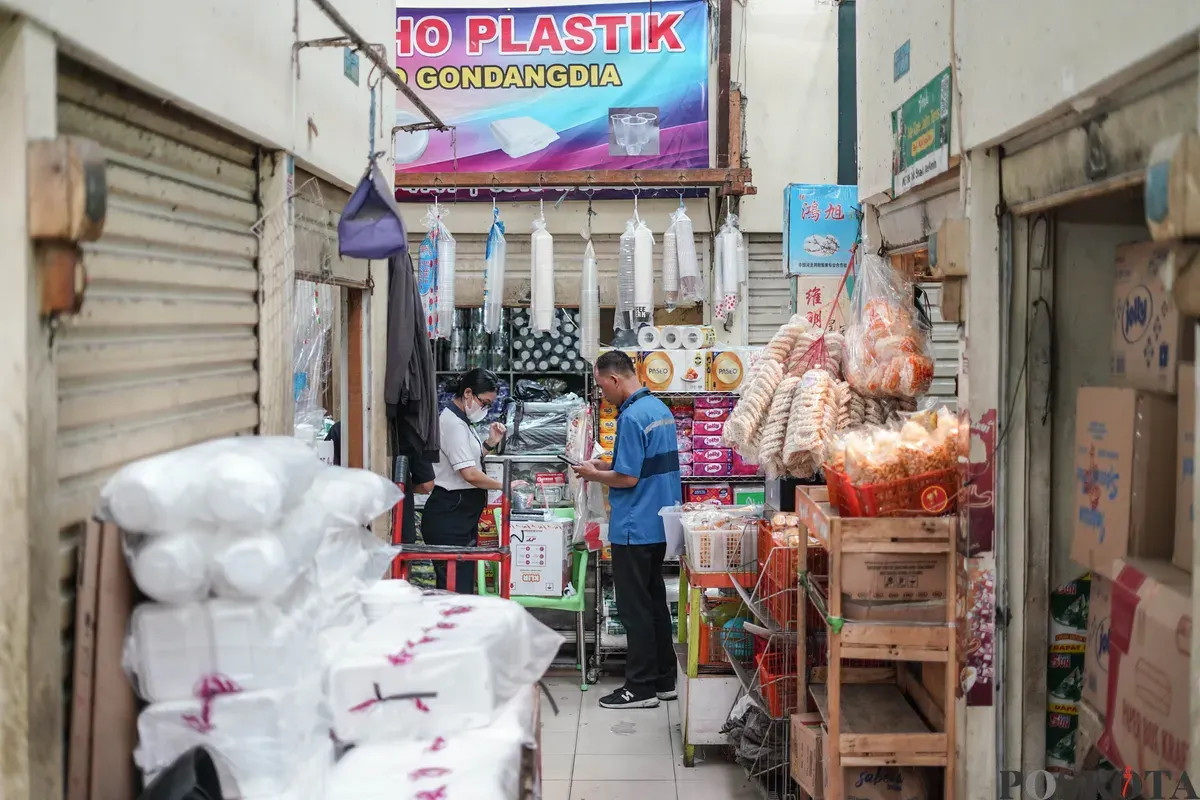 Suasana sepi Pasar Gondangdia, Menteng, Jakarta, Senin, 15 Desember 2025. (Sumber: Poskota/Bilal Nugraha Ginanjar)