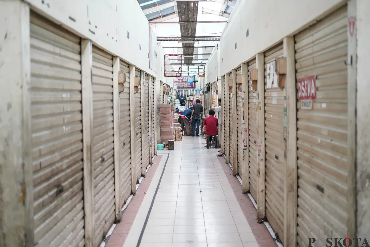 Suasana sepi Pasar Gondangdia, Menteng, Jakarta, Senin, 15 Desember 2025. (Sumber: Poskota/Bilal Nugraha Ginanjar)