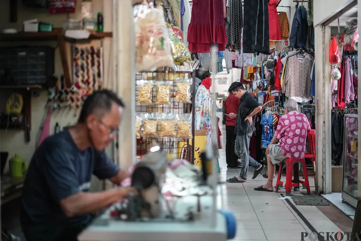 Suasana sepi Pasar Gondangdia, Menteng, Jakarta, Senin, 15 Desember 2025. (Sumber: Poskota/Bilal Nugraha Ginanjar)