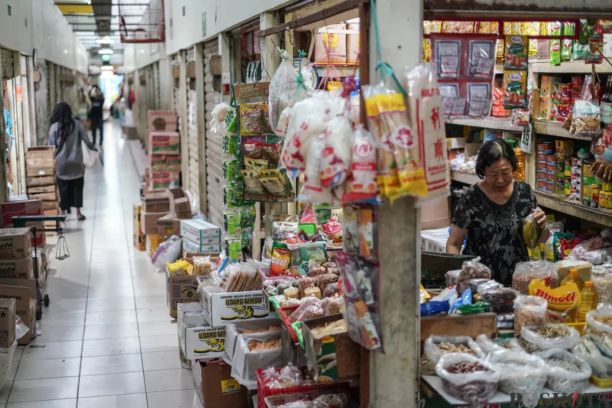 Suasana sepi Pasar Gondangdia, Menteng, Jakarta, Senin, 15 Desember 2025. (Sumber: Poskota/Bilal Nugraha Ginanjar)