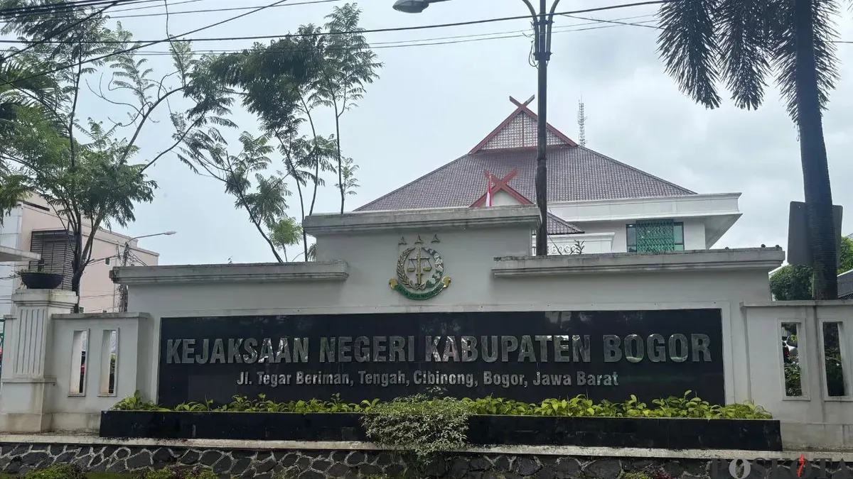 Kejari Kabupaten menerima limphan kasus pidana kosmetik ilegal dari Bareskrim Polri. (Sumber: Poskota/Giffar Rivana)