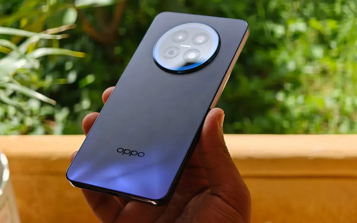 Oppo Find X8 Ultra disebut-sebut sebagai ancaman serius bagi dominasi iPhone 17 Pro Max. (Sumber: X/@mehtababd)