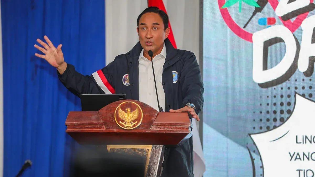 Kepala BNN RI, Suyudi Ario Seto memberikan sambutan dalam BNN Goes To School: War on Drugs for Humanity di SMAN 65 Jakarta, BNN Goes To School: War on Drugs for Humanity, Rabu, 17 Desember 2025. (Sumber: Dok. BNN)