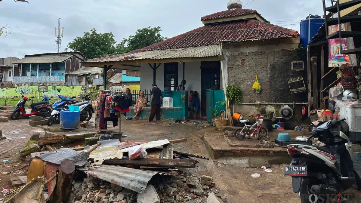 Ilustrasi dagangan warga di TPU Kober, Jatinegara, Jakarta Timur usai dilakukan pembongkaran mandiri, Kamis, 18 Desember 2025. (Sumber: Poskota/M. Tegar Jihad)