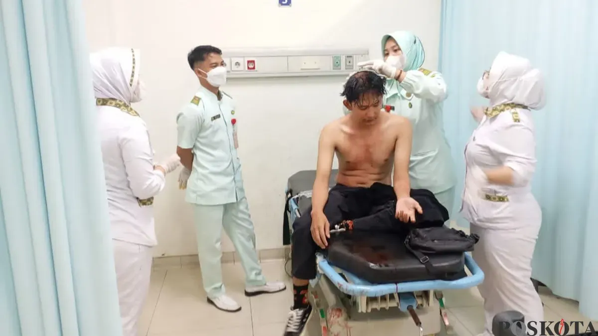 Kondisi korban mendapat perawatan intensif di RSUD Cibabat, Kota Cimahi. (Sumber: Poskota/Gatot Poedji Utomo)