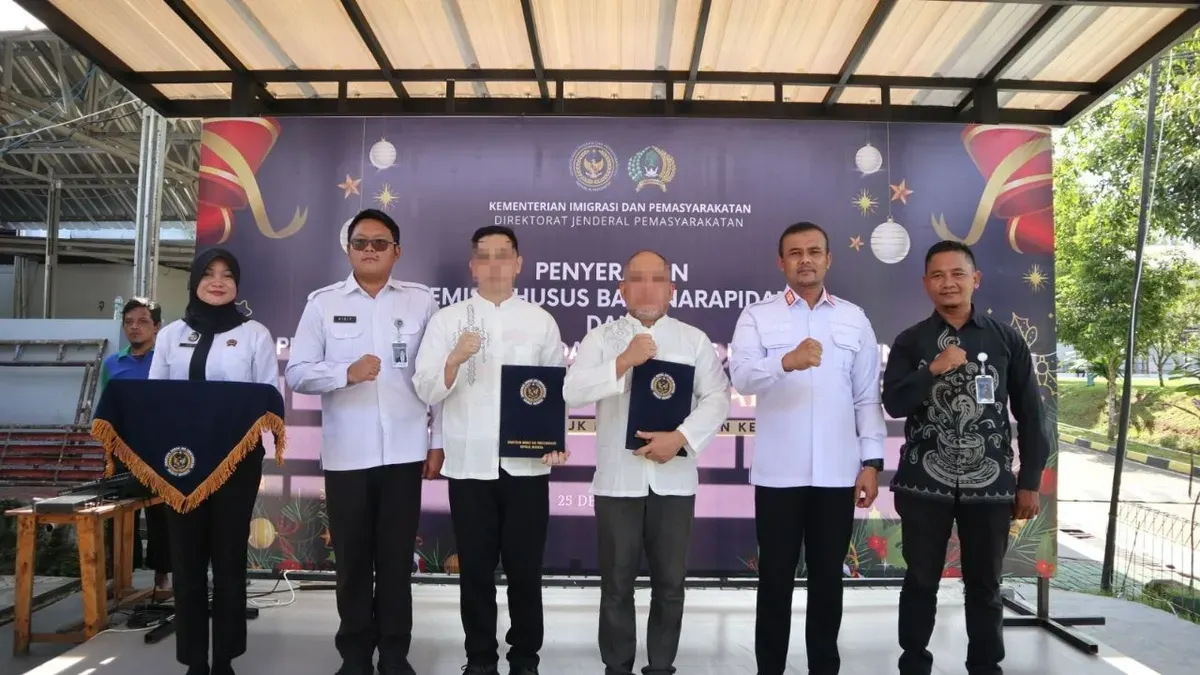 Pemberian remisi kepada napi Rutan Kelas I Tangerang. (Sumber: Dok. Humas Rutan Tangerang)