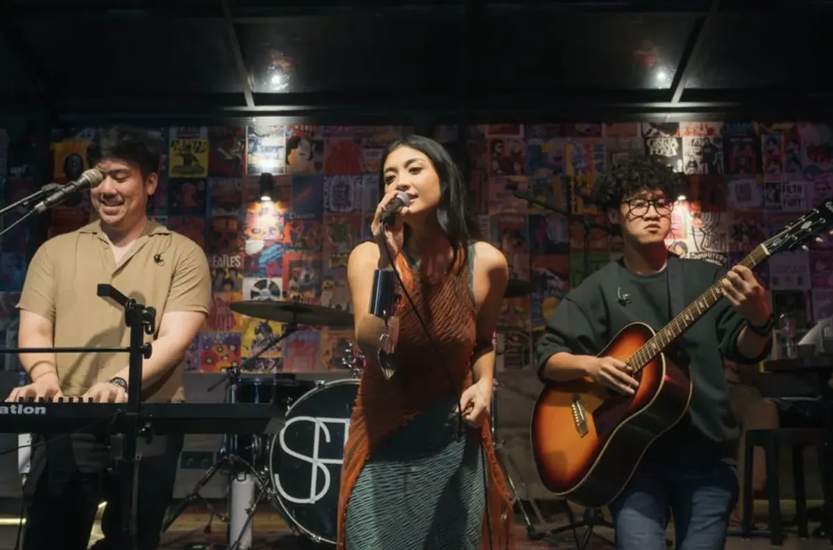 Canti Tachril sedang bermain musik (Sumber: Instagram/@cantitachril)