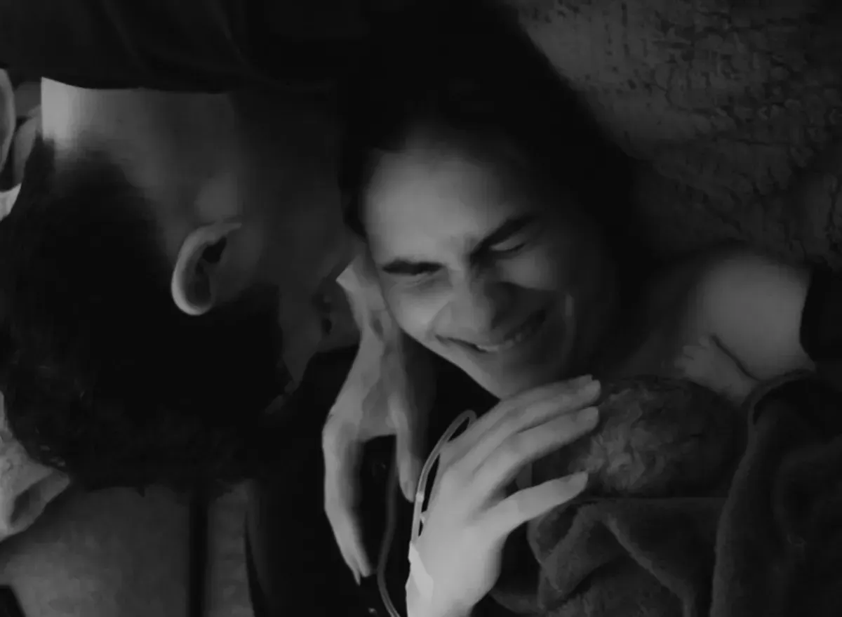 Steffi Zamora dan Nino Fernandez telah mengumumkan kelahiran anak pertama mereka yang berjenis kelamin perempuan bernama Kaia Lanna Fernandez. (Sumber: Instagram/@steffizamoraa)