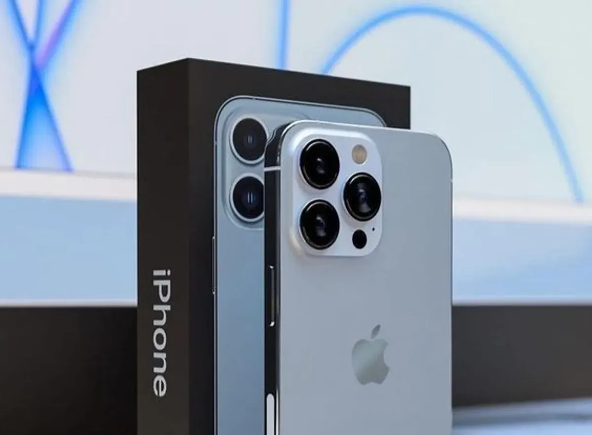 iPhone 13 Pro hadir dengan desain premium, kamera luar biasa, dan performa canggih, menjadikannya pilihan tepat untuk tahun 2025. (Sumber: Pinterest)