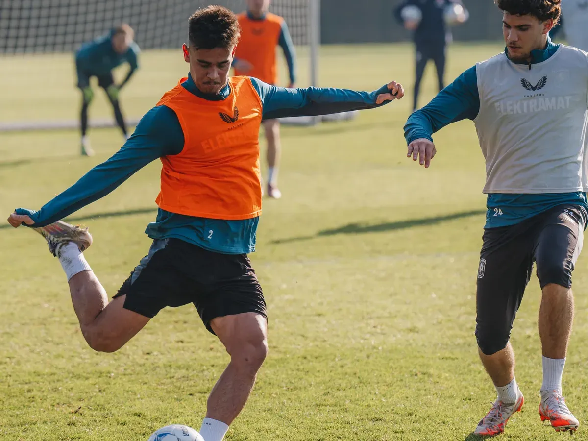 Timnas Indonesia dapat kabar baik karena Mess Hilgers sudah kembali berlatih bersama FC Twente. (Sumber: X/ fctwente)