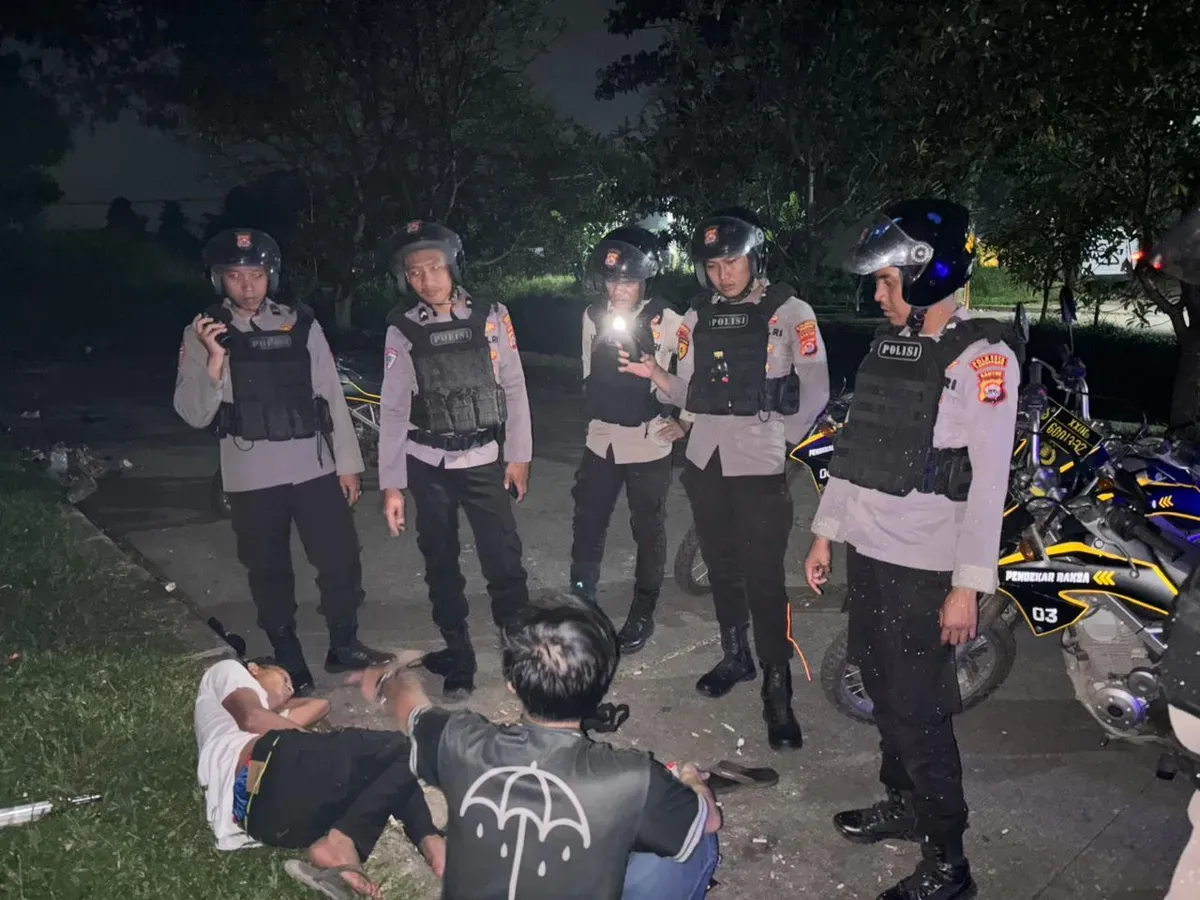 Tim Pendekar Raksa saat sedang melaksanakan patroli malam. (Sumber: Dok. Humas Polresta Tangerang)
