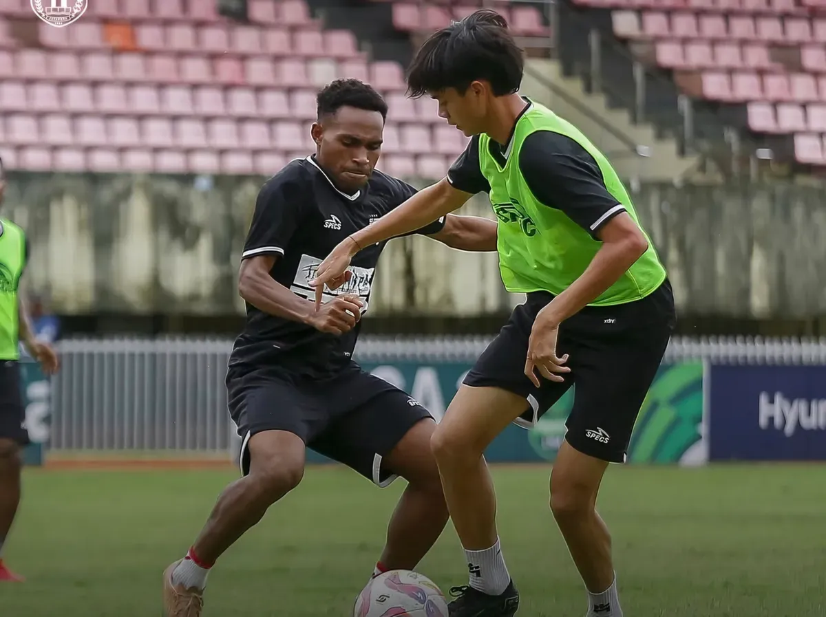 Persipura dan persipa akan mengerahkan seluruh kekuatan terbaik untuk tetap bertahan kompetisi Pegadaian Liga 2 musim depan. (Sumber: Tangkapan layar/Instagram @persipurapapua1963)