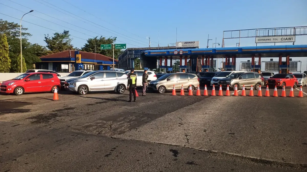 Gerbang Tol Ciawi 2 KM 41 kembali beroperasi setelah kecelakaan maut yang menyebabkan kerusakan fasilitas. (Sumber: Dok. Jasa Marga)