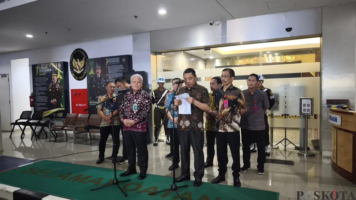 Konferensi pers Kejaksaan Agung (Kejagung) penetapan Dirjen Anggaran Kemenkeu Isa Rachmatarwata sebagai tersangka kasus korupsi PT Jiwasraya, di Kejaksaan Agung (Kejagung), Jakarta Selatan, Jumat, 7 Februari 2025. (Sumber: Poskota/Ali Mansur)