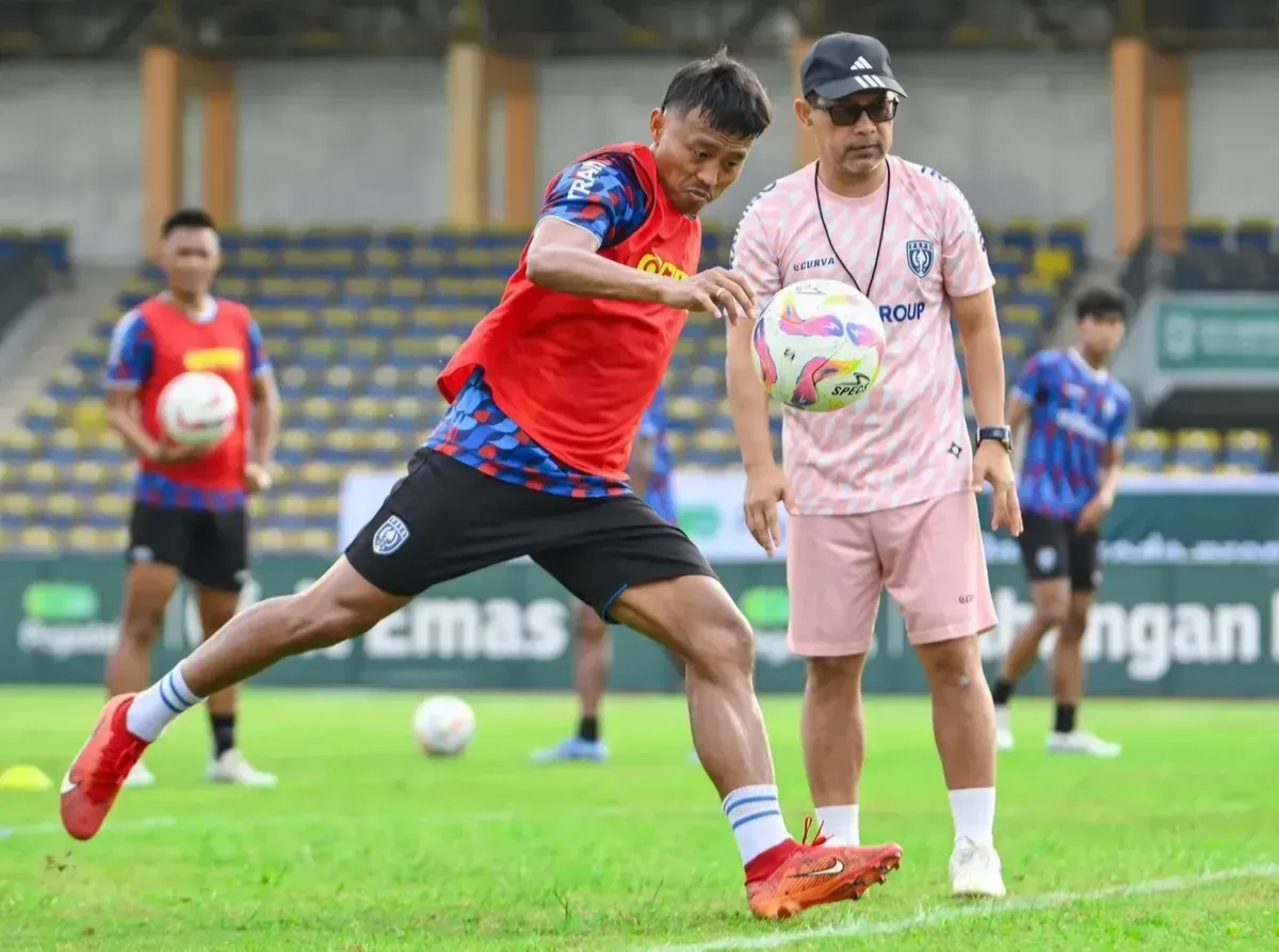 Rasa optimisme Aji Santoso PSPS Pekanbaru dapat mengunci posisi runner up babak 8 besar Pegadaian Liga 2. (Sumber: Tangkapan layar/Instagram @pspsriau)