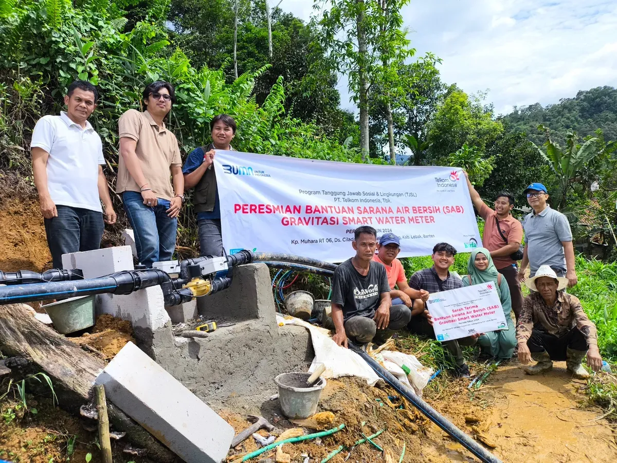 Peresmian bantuan Sarana Air Bersih (SAB) Gravitasi Smart Water Meter yang berlangsung di Kabupaten Lebak, Banten, beberapa waktu yang lalu. (Sumber: Dok. Telkom)