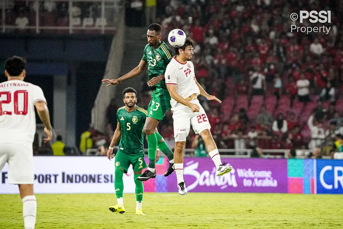 Nathan Tjoe-A-On saat membela Timnas Indonesia menghadapi Arab Saudi di laga Grup C putaran 3 kualifikasi Piala Dunia 2026 Zona Asia. (Sumber: pssi.org)