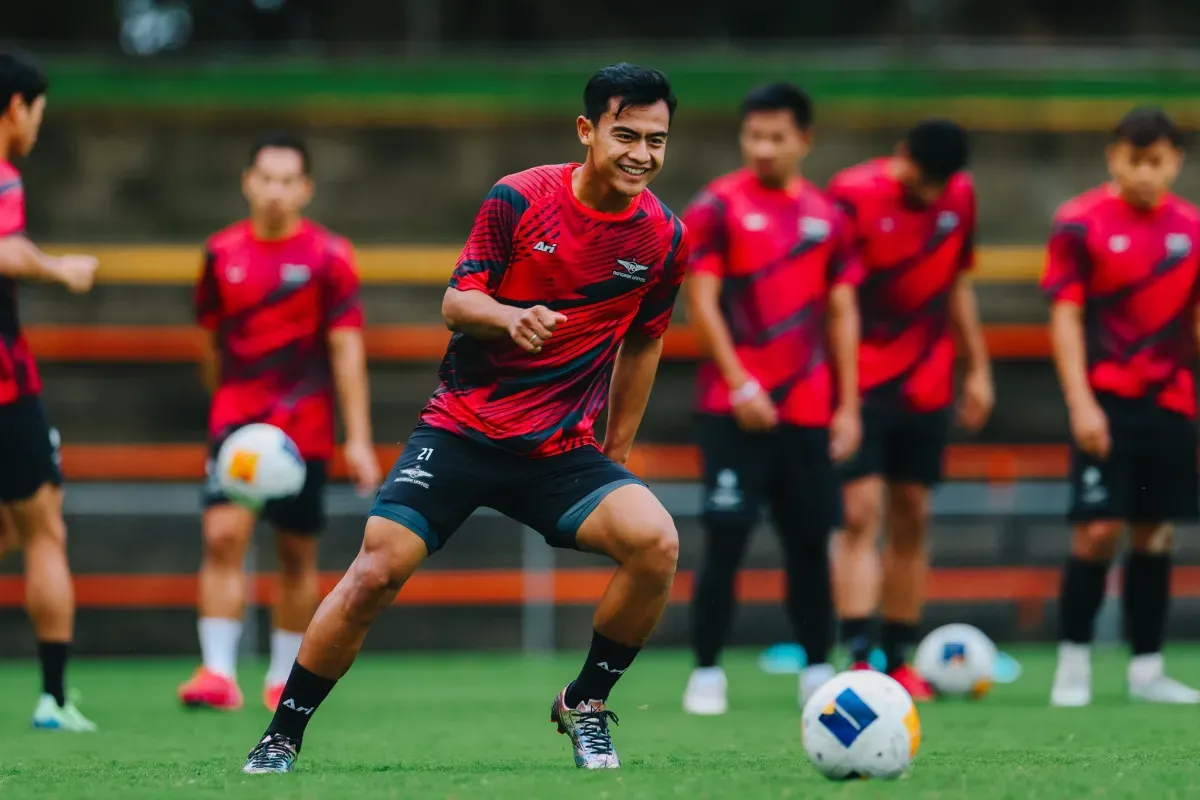 Pratama Arhan cetak assist spektakuler saat laga melawan Sydney FC. (Sumber: X/TRUEBUFC)