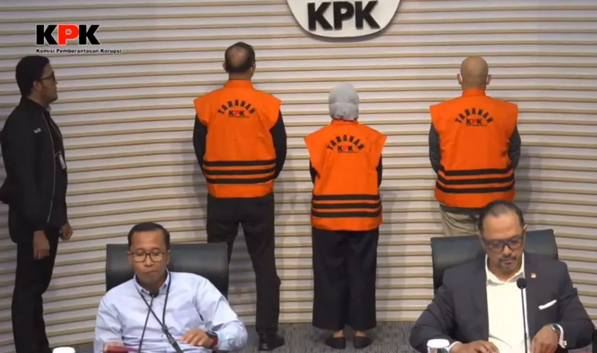 KPK Tetapkan tiga tersangka dalam Korupsi ASDP pada Kamis malam, 13 Februari 2025 dan langsung dijebloskan ke tahanan. (Sumber: Capture YouTube KPK)