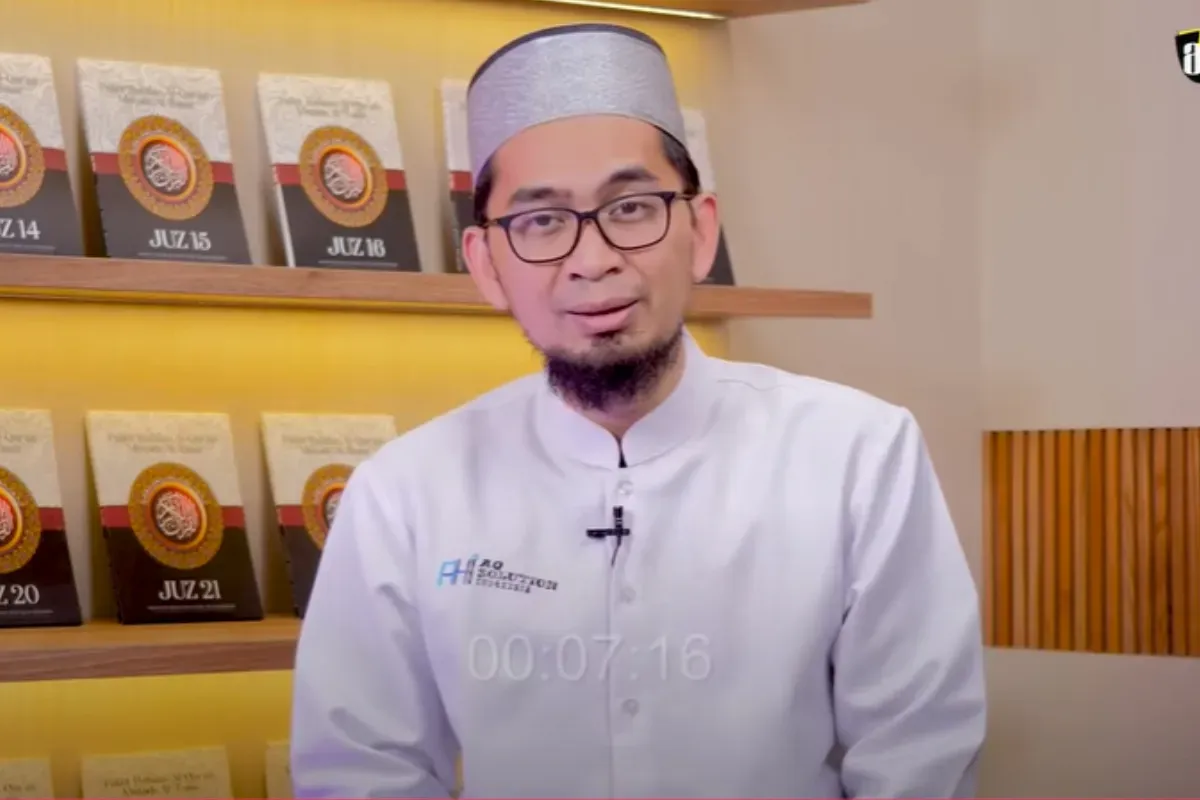 Ustadz Adi Hidayat menjelaskan cara efektif menghafal Al Qur'an. (Sumber: Tangkap Layar YouTube/Adi Hidayat Official)