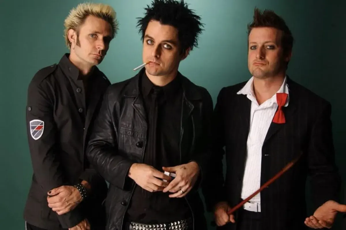 Penampilan Green Day di tanah air akan dibuka oleh Rebellion Rose band asal Jogjakarta. (Sumber: Pinterest/salem)