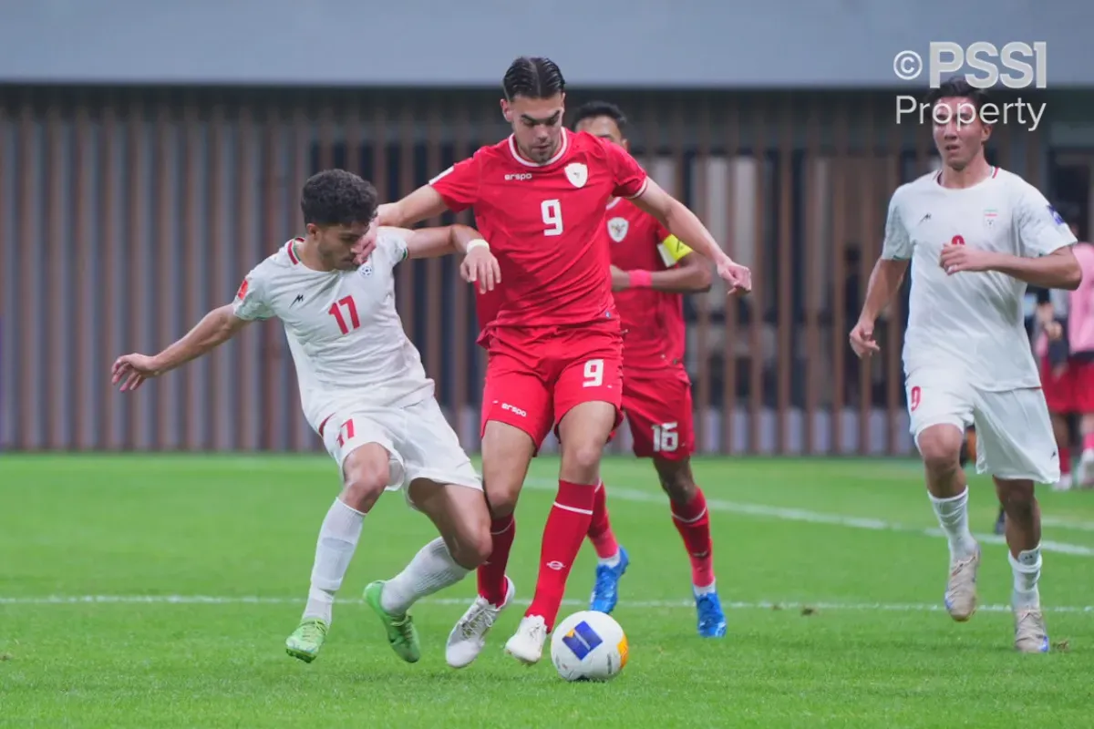 Timnas Indonesia U20 saat berhadapan dengan Iran U20 di laga perdana Grup C Piala Asia U20 2025. (Foto: pssi.org)