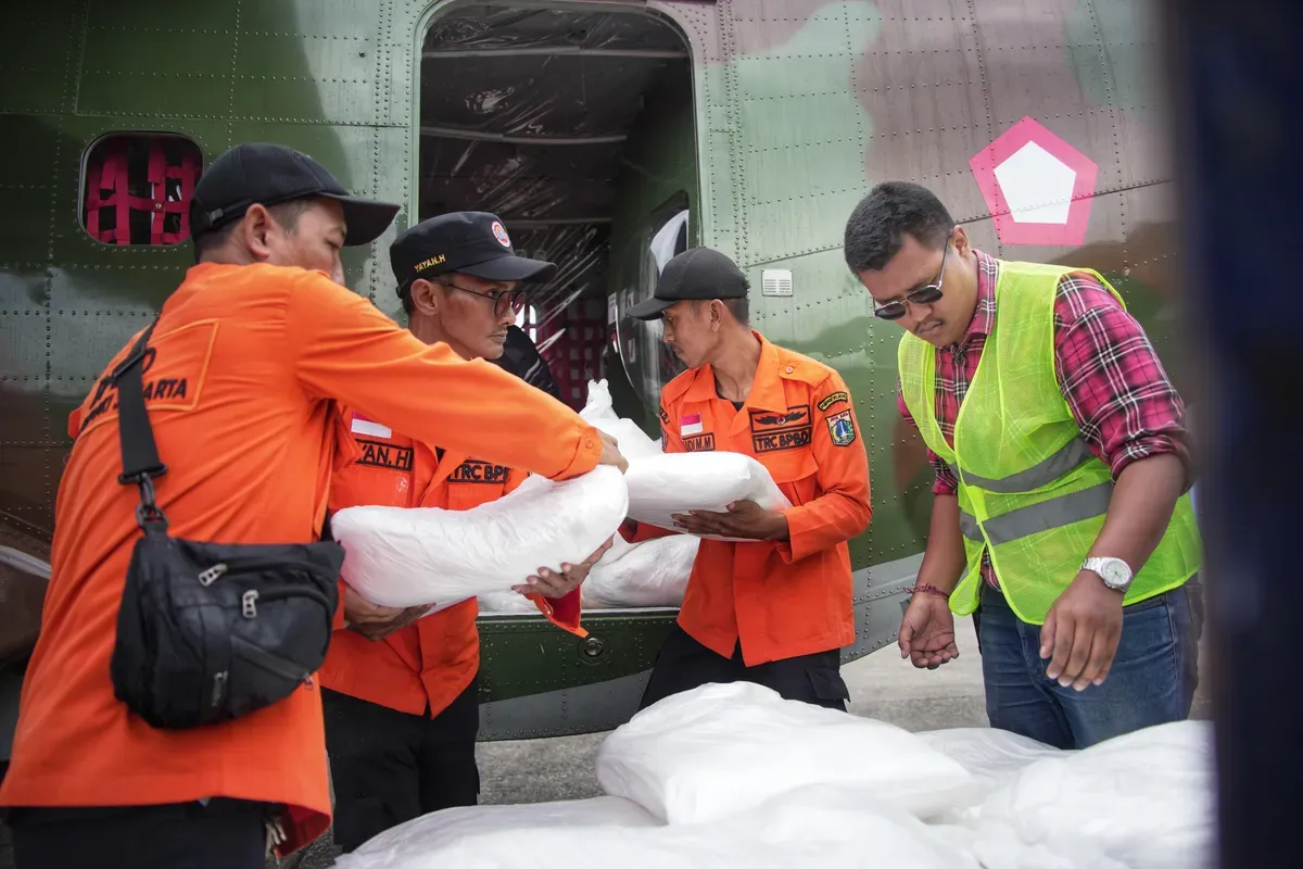 BPBD Jakarta menggelar modifikasi cuaca untuk mengantisipasi cuaca ekstrem. (Sumber: Dok. BPBD Jakarta)