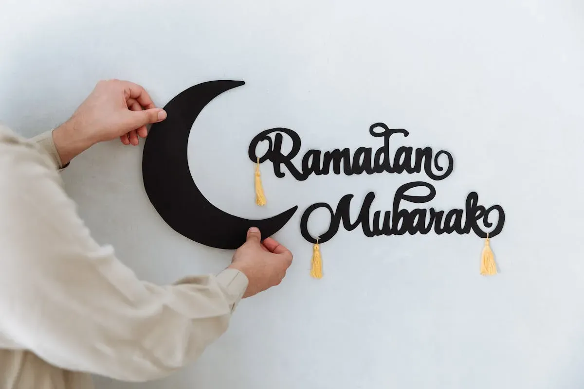 Simak apa saja persiapan yang diperlukan untuk menyambut bulan Ramadan (Sumber: Pexels/Thirdman)