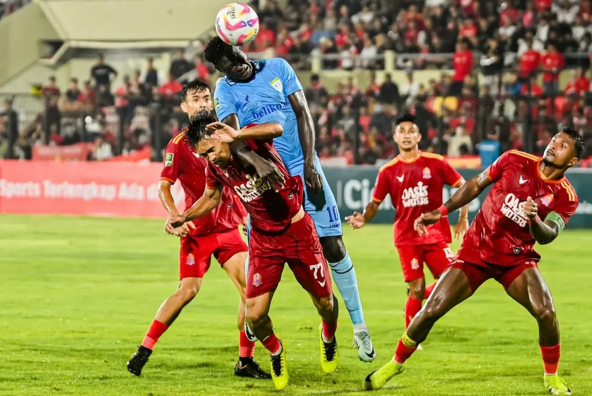 Demi hasil baik, Zulkifli Syukur pastikan Persela akan meraih kemenangan demi lolos ke BRI Liga 1. (Sumber: Tangkapan layar/Instagram @Perselafc)