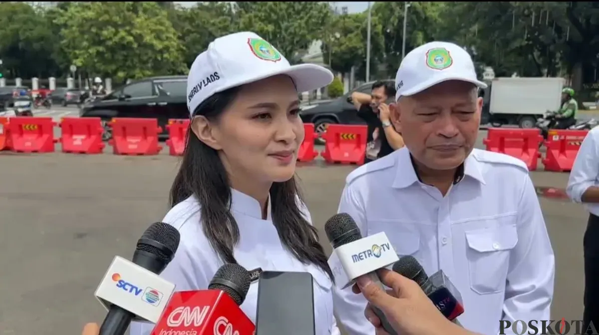 Gubernur Maluku Utara terpilih, Sherly Tjoanda Laos bersama wakilnya, Sarbin Sehe saat menghadiri gladi persiapan pelantikan di Monas, Jakarta Pusat, Rabu, 19 Februari 2025. (Sumber: Poskota/Pandi Ramedhan)