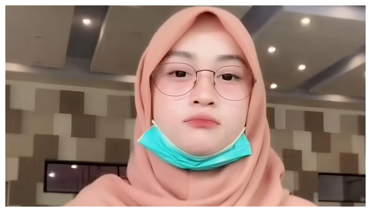 Begini aslinya link video viral Bu Guru Salsa 5 menit. (Sumber: TikTok/salsaa_cc)