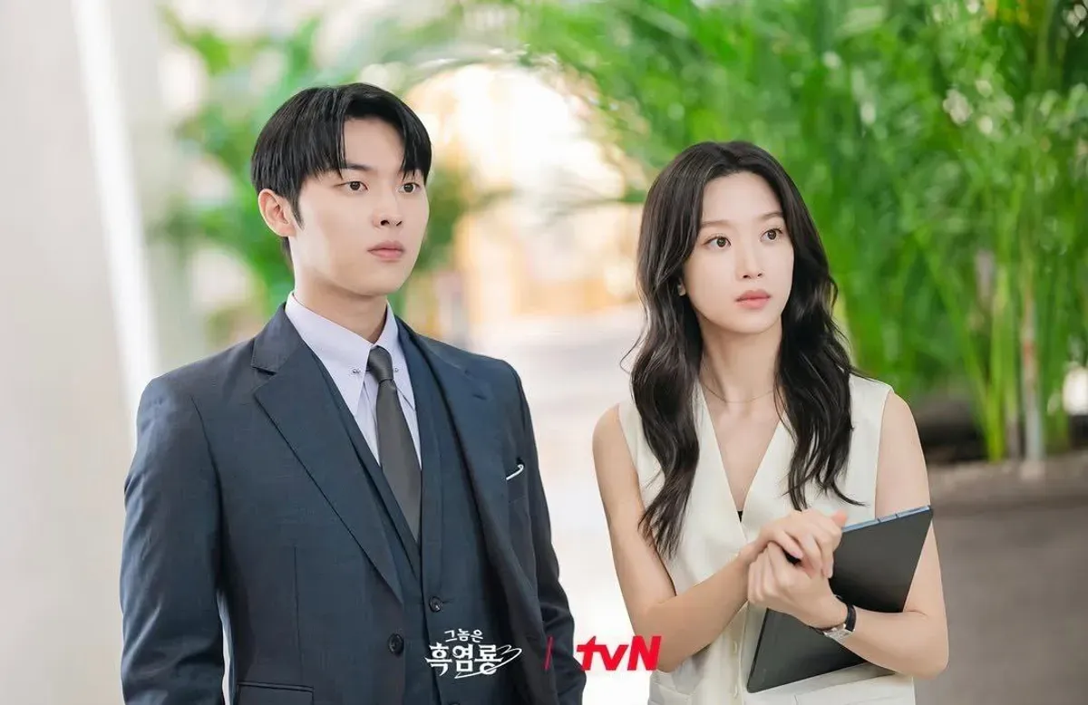 Drama My Dearest Nemesis episode 3 telah tayang (Sumber: Instagram/@tvn_drama)