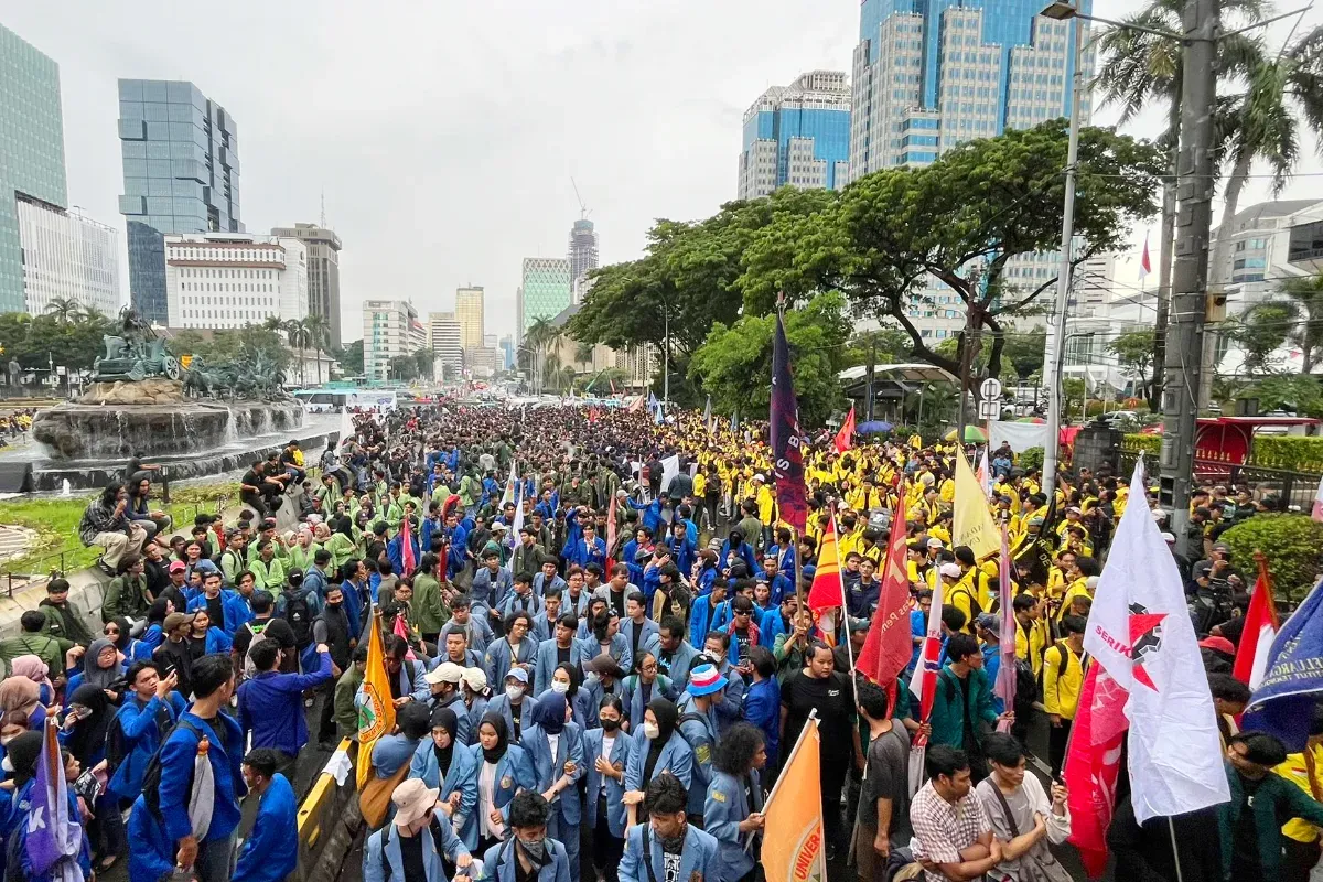 Potret massa aksi 'Indonesia Gelap' pada 17 Februari 2025. (Sumber: X/@jackjackparrr)