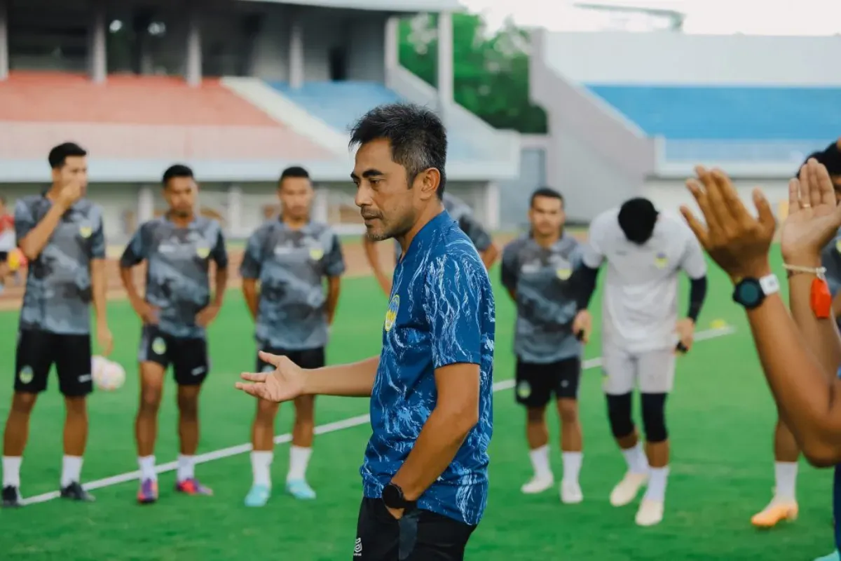 Seto Nurdiantoro ketika masih jadi pelatih PSIM Yogyakarta. (Foto: psimjogja.id)