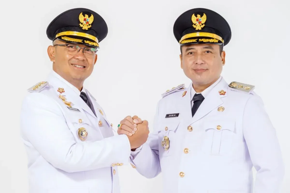 Muhammad Farhan dan Erwin resmi dilantik sebagai Wali Kota-Wakil Wali Kota Bandung 2025-2030. (Sumber: Dok. Diskominfo Kota Bandung)