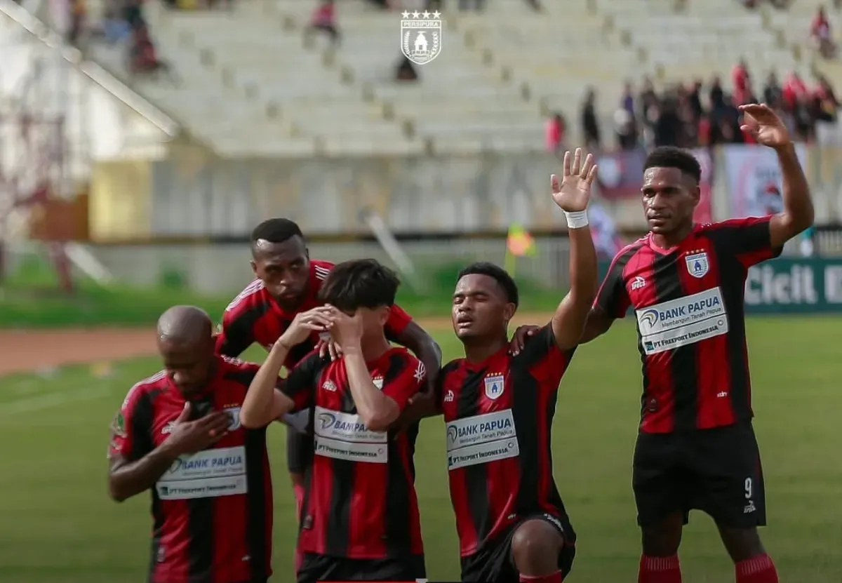 Persipura taklukkan RANS Nusantara dengan skor telak 8-0, di babak playoff degradasi Liga 2. (Foto: Instagram/@persipurapapua1963)