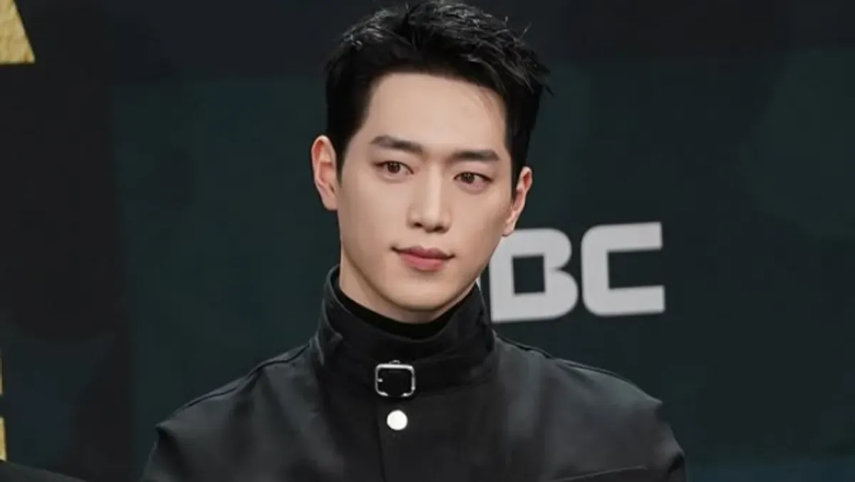 Seo Kang Joon, aktor Korea Selatan dengan mata unik yang mempesona, terus memukau fans dengan bakat dalam setiap perannya. (Sumber: Instagram/seokj1012)