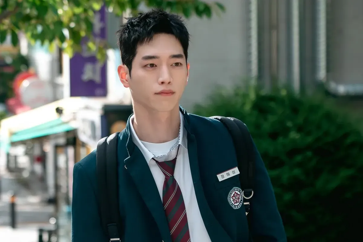 Seo Kang Joon membintangi drakor baru bertajuk 'Undercover High School'. (Sumber: X/@@mbcdrama_pre)