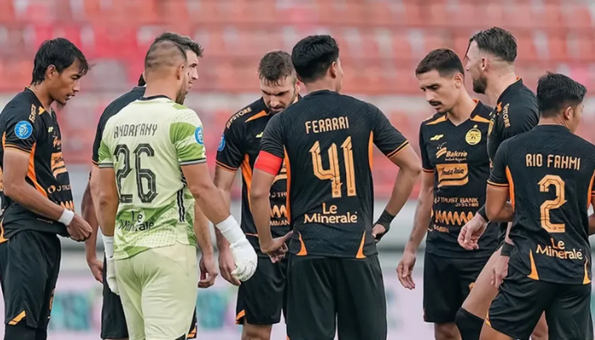 Persija Jakarta gagal raih kemenangan di kandang PSM Makasar. Hasil Ini menambah catatan trend negatif bagi Macan Kemayoran. (Sumber: Instagram @officialpersija)