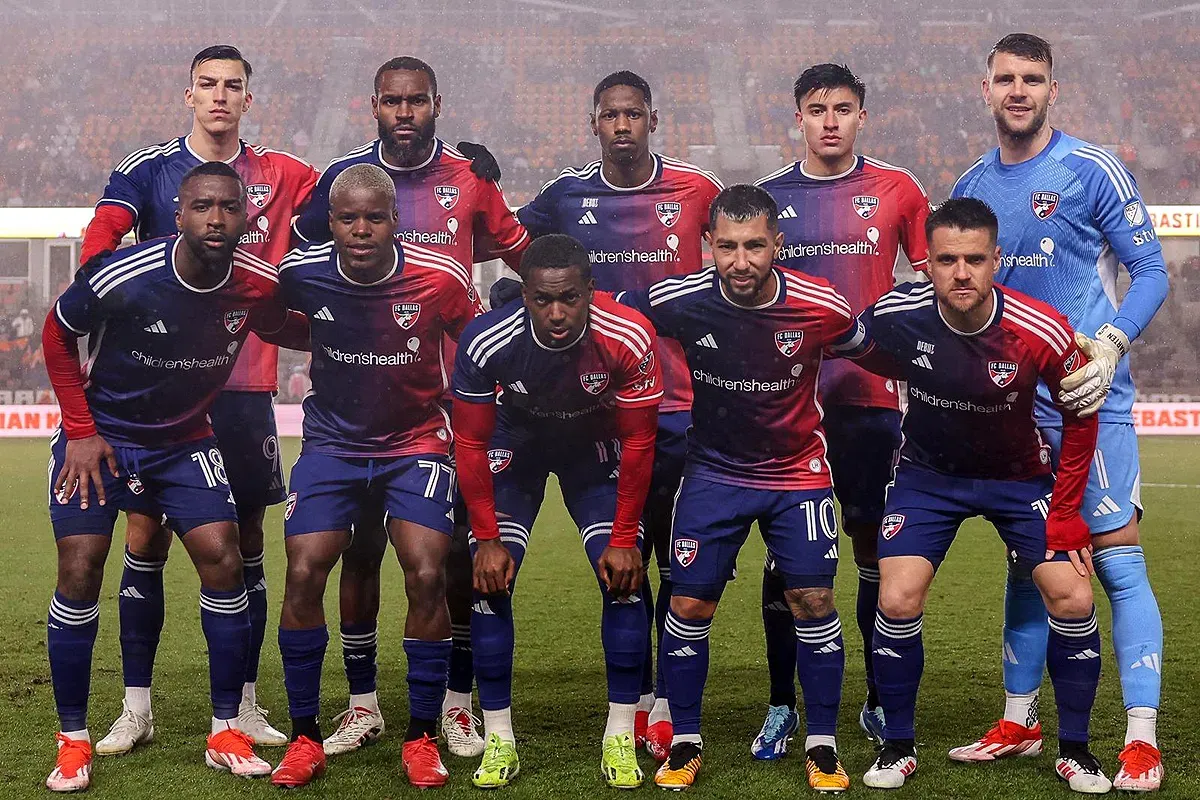 Maarten Paes masuk starting XI FC Dallas saat hadapi Houston Dynamo di laga pekan pembuka MLS 2025. (Sumber: Instagram @fcdallas)