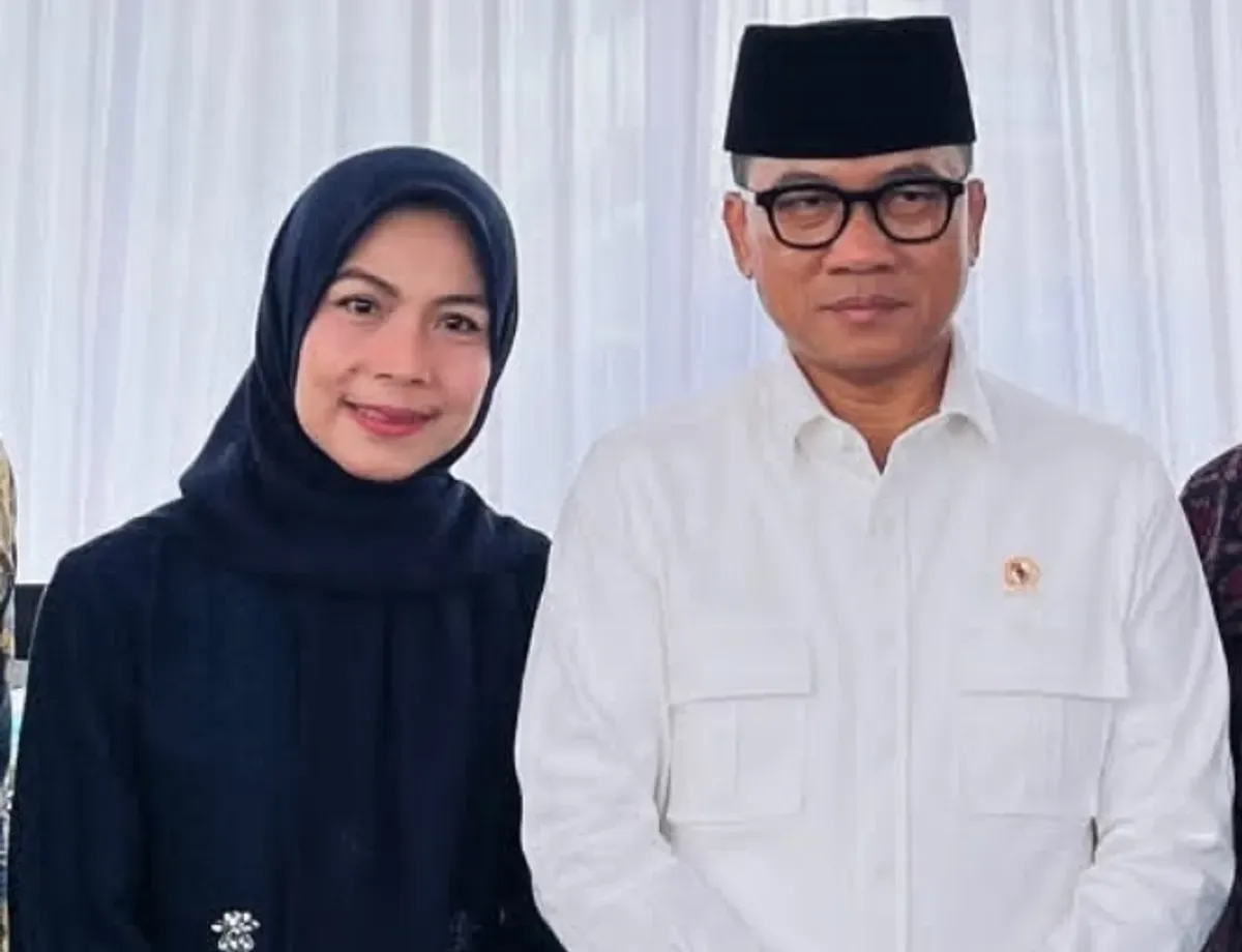 MK perintahkan pemilu ulang di Kabupaten Serang karena Mendes PDT, Yandri Susanto terbukti dalam mendukung pasangan calon nomor urut 2, Ratu Rachmatuzakiyah-Muhammad Najib Hamas yang merupakan istrinya. (Sumber: Instagram Ratu Rachmatuzakiyah)