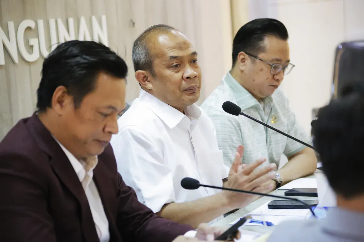 Wakil Ketua DPRD Jawa Barat, Iwan Suryawan saat menerima kunjungan kerja dari Komisi III DPRD Kota Bogor di gedung DPRD Jabar, Kota Bandung, Selasa, 25 Februari 2025. (Sumber: Dok. Humas DPRD Jabar)